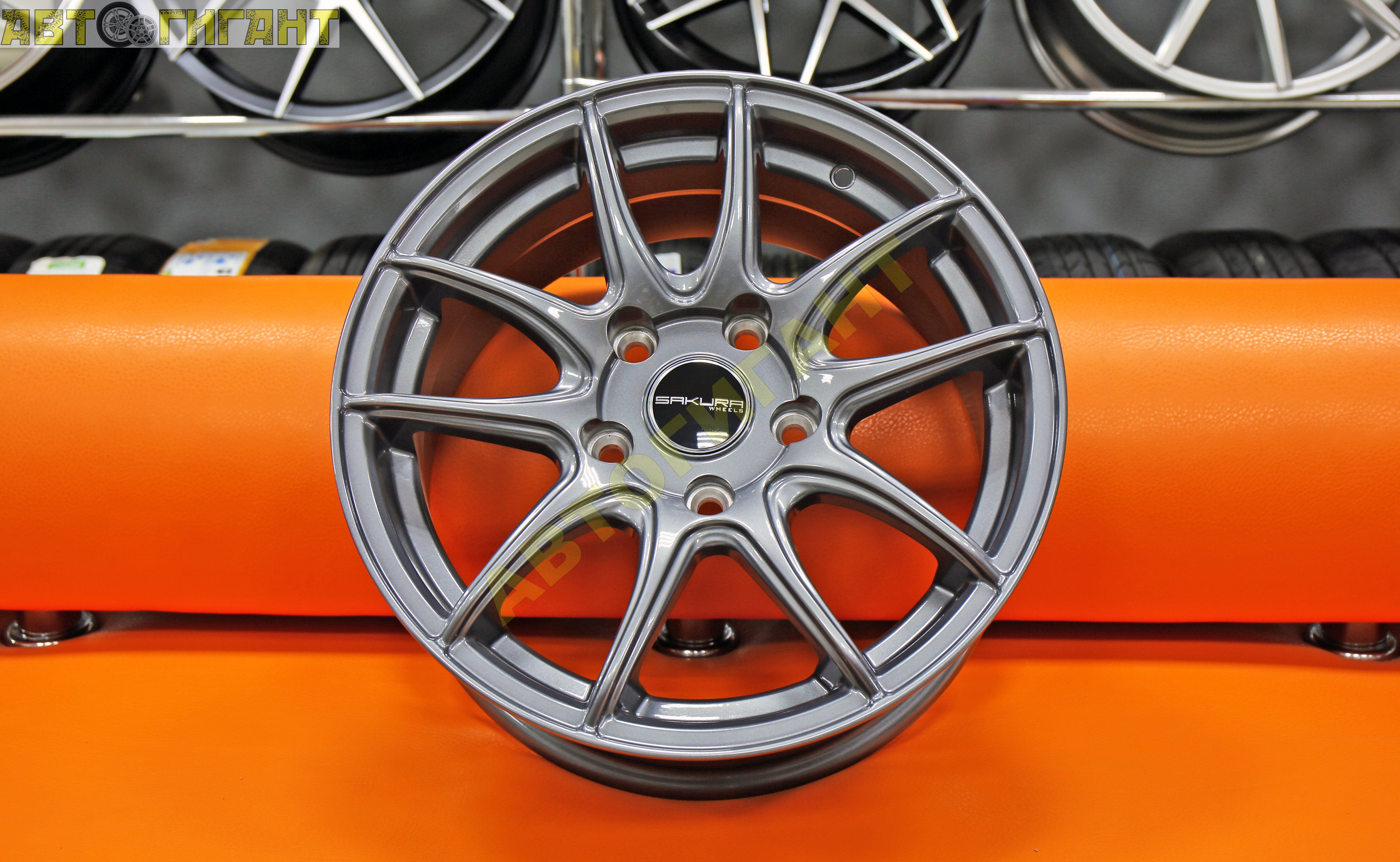 Диск литой Sakura Wheels 1087 (236) R15*6.5 5*114,3 ET +35 ЦО 67,1мм купить  в Барнауле и Бийске